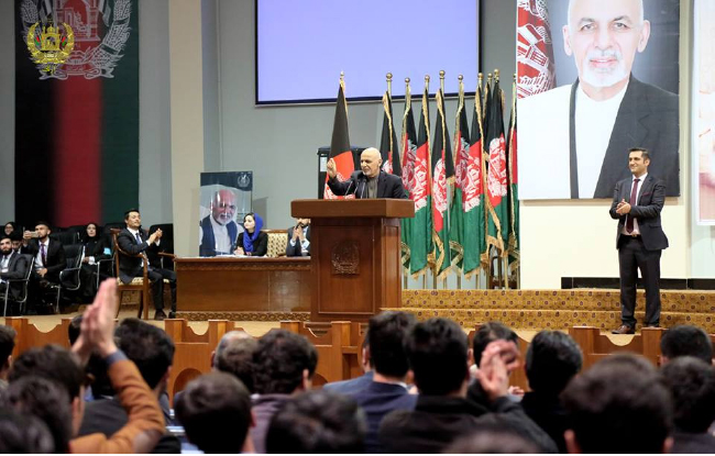 غنی: در شبانه روز ۱۸ ساعت کار می کنم، که بیشتر آن صرف مدیریت جنگ می شود
